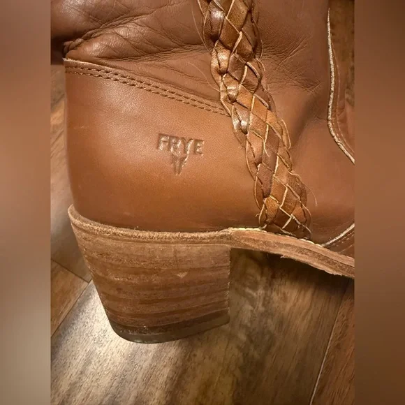 Amazing Vintage Frye Boots with Braided detail SZ 6.5 - Picture 6 of 10